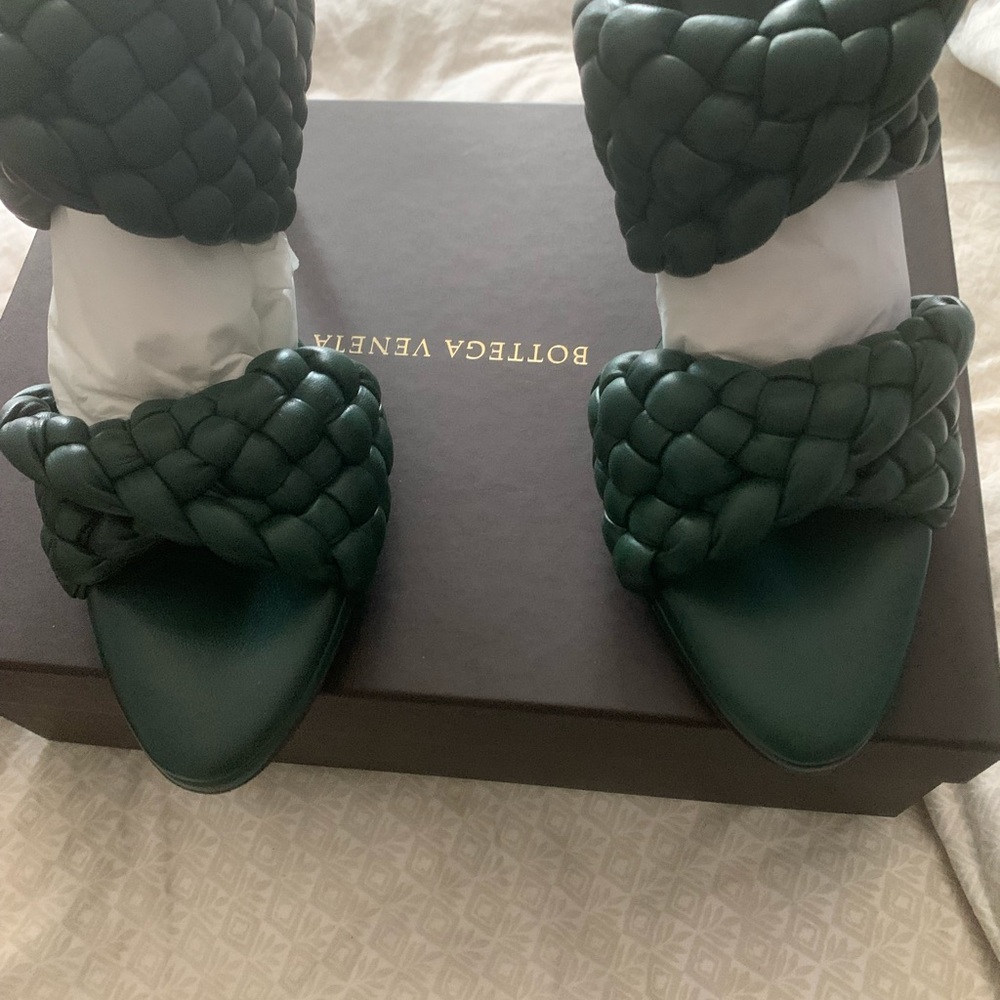 Hunter green sandal